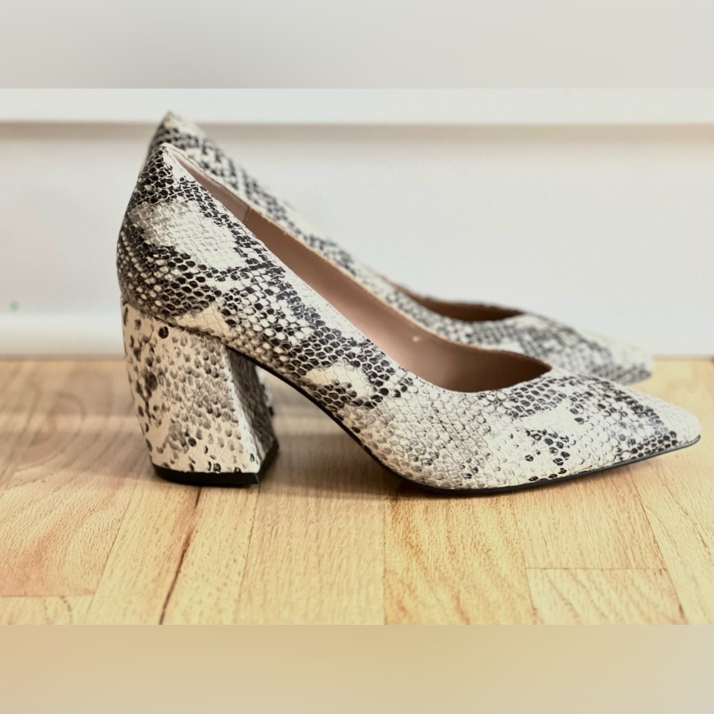 Like new Steven size 10 snakeskin pattern block heel pumps